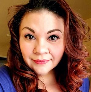 Meet your Posher, Yolanda